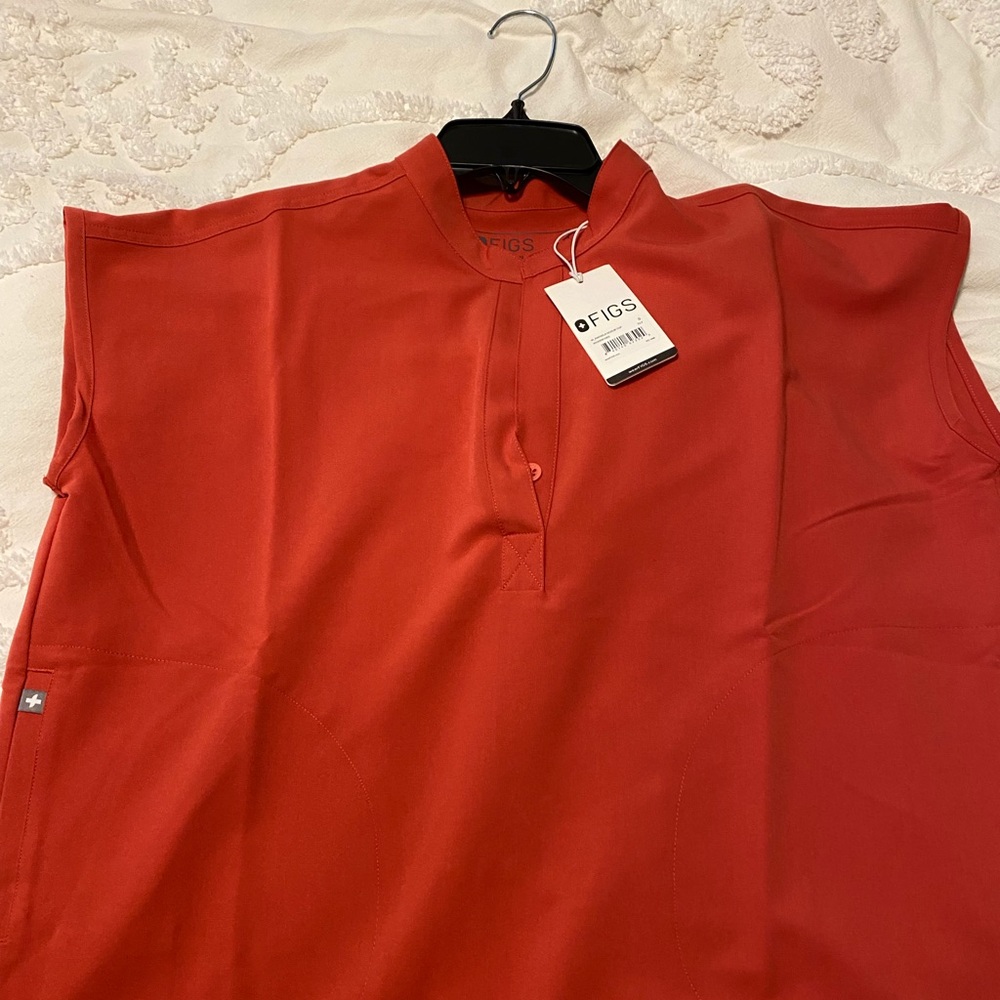 Rafaela figs scrub top